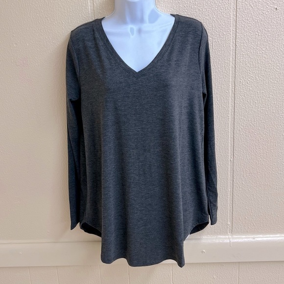 Long Sleeve V Neck Gray Size Medium . - Picture 5 of 5